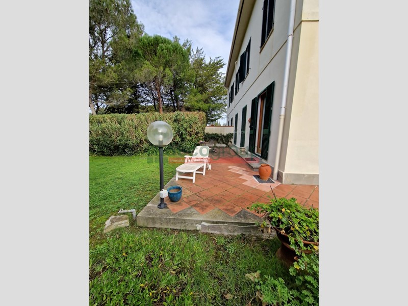 Casa Indipendente in Vendita a Livorno, zona salviano, 550'000€, 300 m²