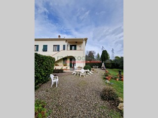 Casa Indipendente in Vendita a Livorno, zona salviano, 520'000&euro;, 300 m²