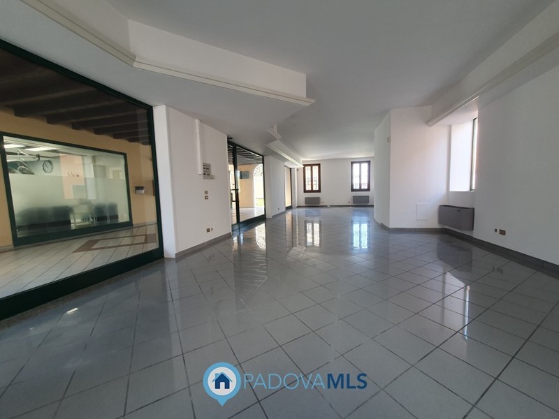 Attività commerciale in Vendita a Conselve, 103'000€, 97 m²