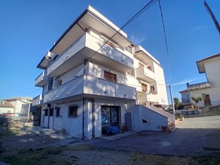 Appartamento in Vendita a Manoppello, zona Scalo, 95'000€, 93 m²