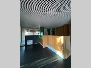 Immobile commerciale in Affitto a Aulla, 1'000€, 143 m², arredato