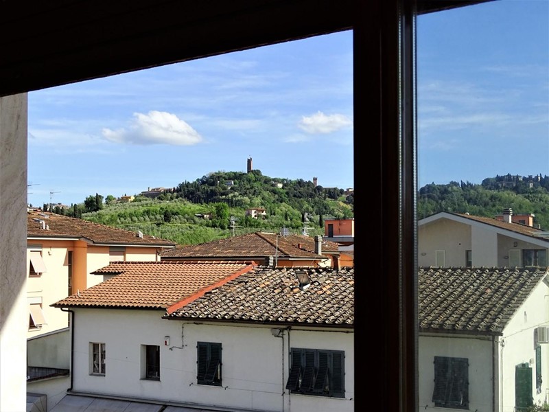 Quadrilocale in Vendita a San Miniato, zona San Miniato Basso, 140'000€, 110 m², con Box