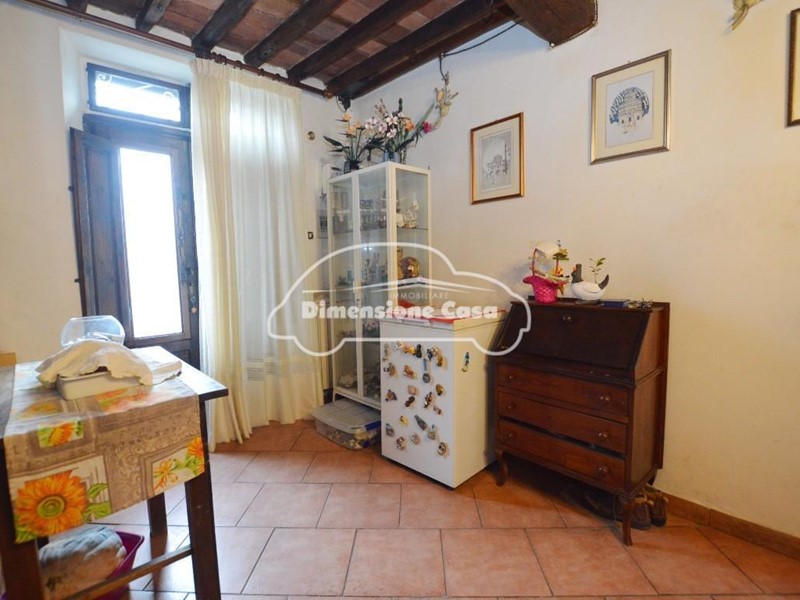 Casa Indipendente in Vendita a Lucca, zona Mugnano, 107'000€, 75 m²