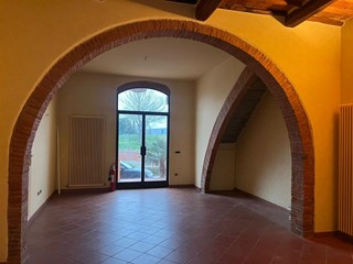 Immobile commerciale in Affitto a Capraia e Limite, 600€, 65 m²