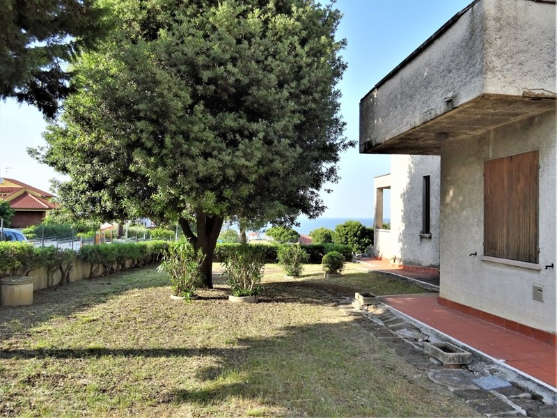 Casa Indipendente in Vendita a Montemarciano, 350'000€, 550 m², con Box