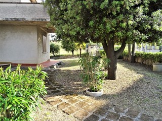 Casa Indipendente in Vendita a Montemarciano, 350'000€, 550 m², con Box