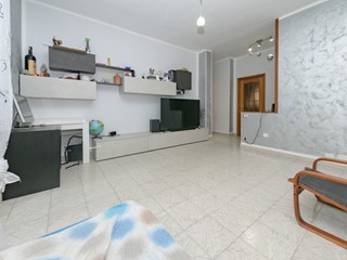 Appartamento in Vendita a Torino, 135'000€, 120 m²