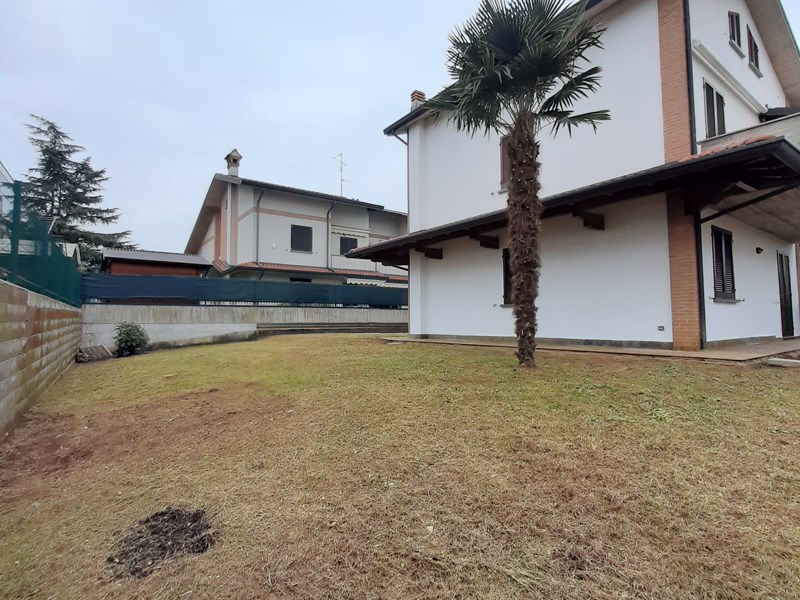 Trilocale in Affitto a Camparada, 1'000€, 100 m²