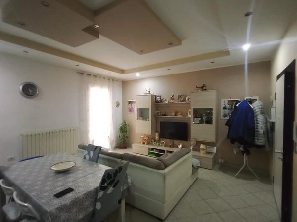 Appartamento in Vendita a San Donaci, zona Via Roma 45, 130'000€