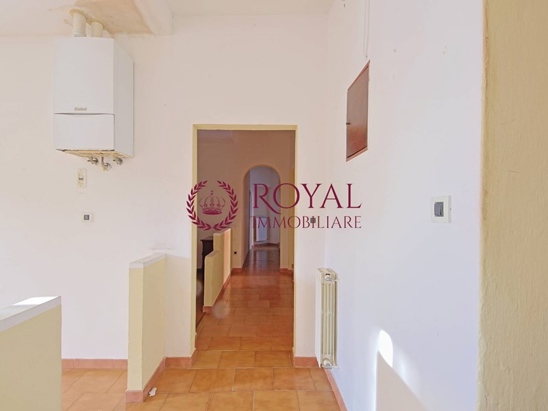 Appartamento in Vendita a Livorno, zona Porta a Mare, 125'000€, 170 m²