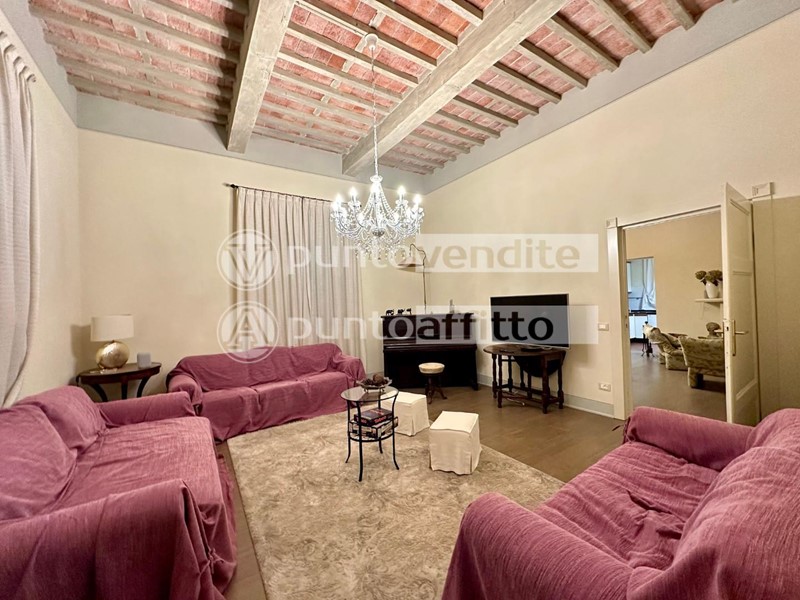 Villa in Vendita a Lucca, zona Santa Maria Del Giudice, 1'170'000€, 400 m², arredato
