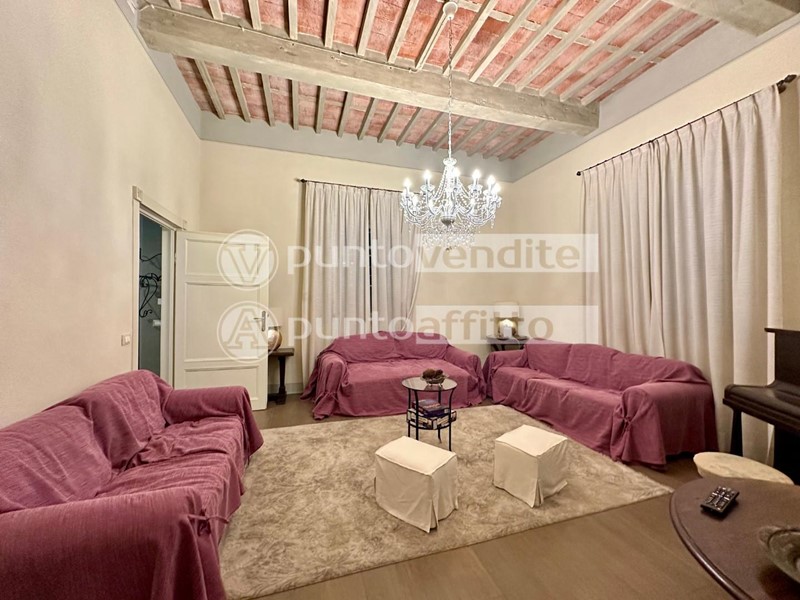 Villa in Vendita a Lucca, zona Santa Maria Del Giudice, 1'170'000€, 400 m², arredato