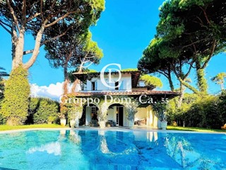 Villa in Affitto a Forte dei Marmi, zona Roma Imperiale, 150'000€, 300 m², arredato