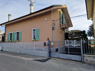 Villa in Vendita a Trofarello, 340'000€, 180 m², arredato
