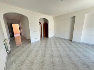 Quadrilocale in Vendita a Barcellona Pozzo di Gotto, 118'000€, 115 m²