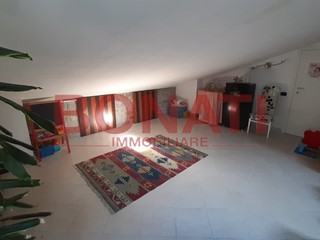 Appartamento in Vendita a La Spezia, zona Periferia Est, 235'000€, 140 m², con Box