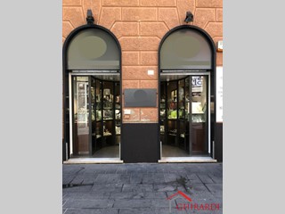 Immobile commerciale in Affitto a Genova, zona Sestri Ponente, 1'900€, 70 m²
