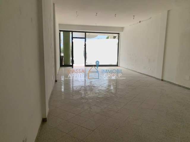 Immobile commerciale in Affitto a Massa, 1'100€, 65 m²