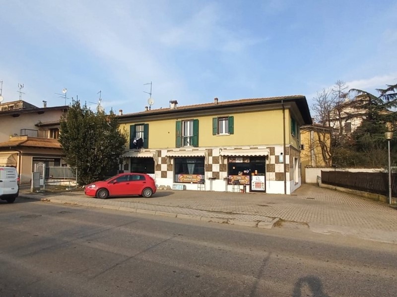 Immobile commerciale in Vendita a Montirone, 110'000€, 127 m²
