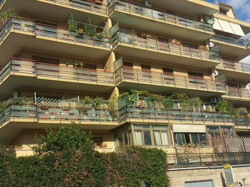 Bilocale in Affitto a Roma, zona Laurentino-Serafico, 1'200&euro;, 80 m², arredato