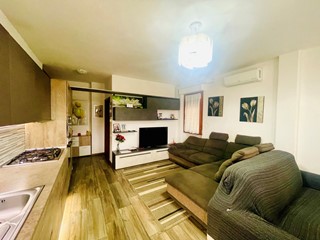 Trilocale in Vendita a San Lorenzo al Mare, 260'000€, 85 m², arredato