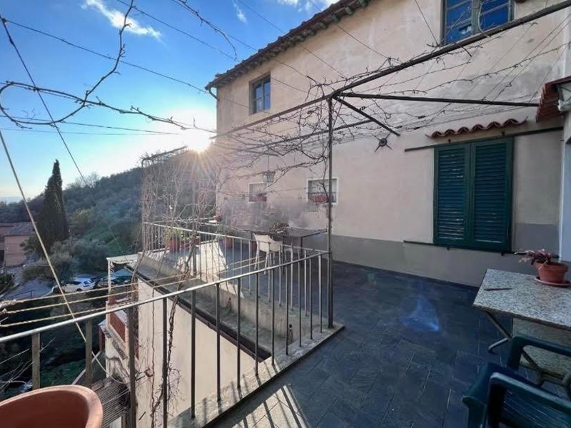 Casa Indipendente in Vendita a Calci, zona Castelmaggiore, 229'000€, 450 m²