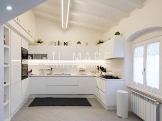 Quadrilocale in Vendita a Massa, 280'000€, 110 m²