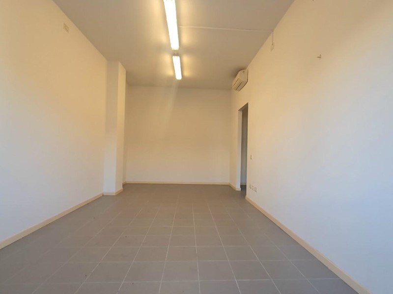 Ufficio in Vendita a Lucca, zona San Marco, 125'000€, 50 m²