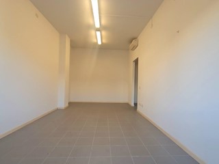 Ufficio in Vendita a Lucca, zona San Marco, 125'000€, 50 m²