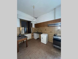 Casa Indipendente in Affitto a Licciana Nardi, 1'000€, 140 m², arredato