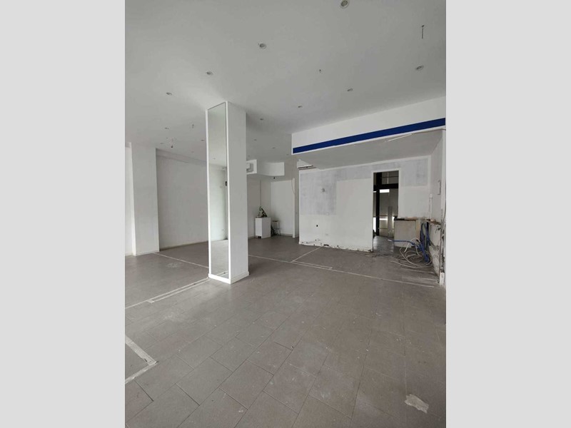 Immobile commerciale in Vendita a Aulla, 66'000€, 80 m²
