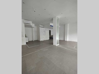 Immobile commerciale in Vendita a Aulla, 66'000€, 80 m²