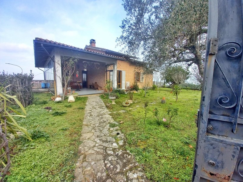 Villa in Vendita a Montaione, 480'000€, 130 m², con Box