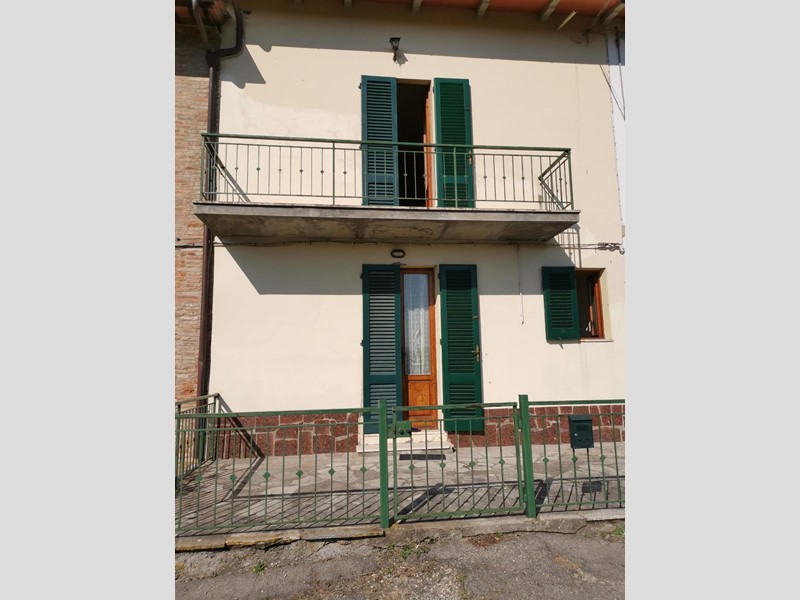 Casa Indipendente in Vendita a Fucecchio, zona Massarella, 110'000€, 170 m²