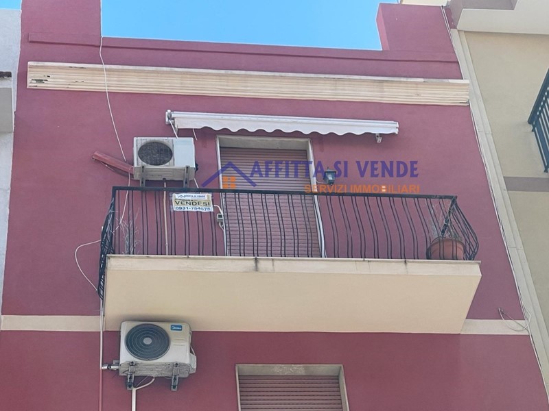 Appartamento in Vendita a Augusta, 50'000€, 89 m², arredato