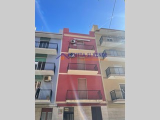 Appartamento in Vendita a Augusta, 50'000€, 89 m², arredato