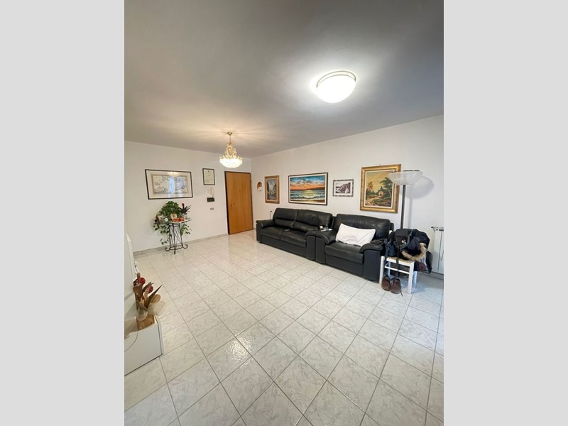 Quadrilocale in Vendita a Follo, zona Pian di Follo, 130'000€, 95 m²