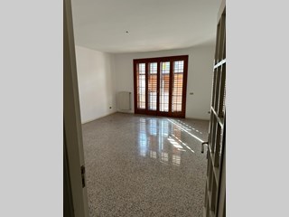 Appartamento in Vendita a Vittoria, zona Madonna della Salute, 150 m²