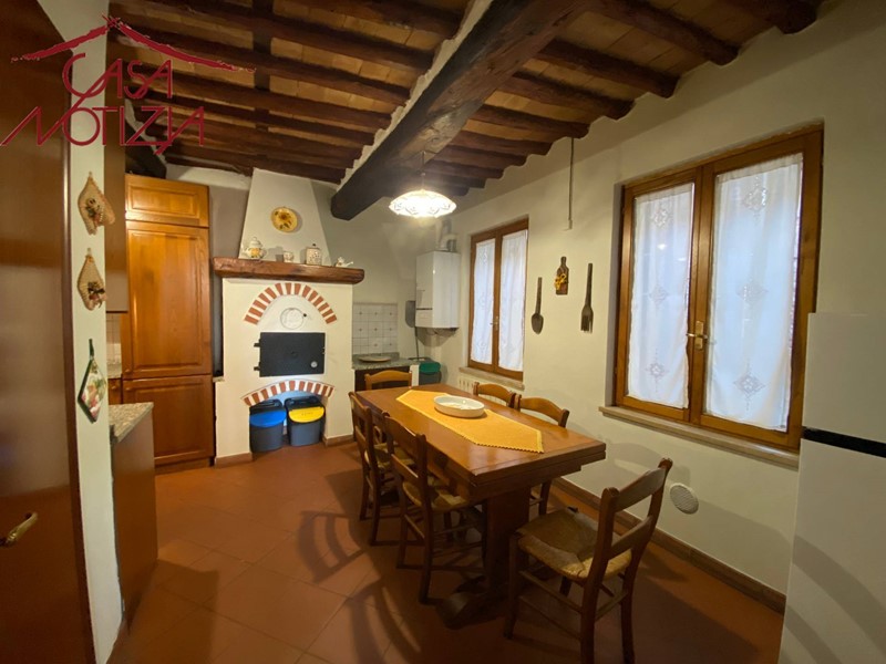 Appartamento in Vendita a Lucca, zona Centro storico, 395'000€, 110 m², arredato