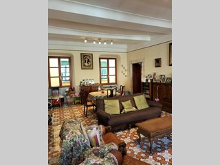 Appartamento in Vendita a Carrara, 160'000€, 135 m²