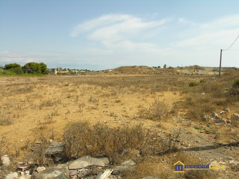 Terreno edificabile in Vendita a Pachino, 23'000€, 14660 m²