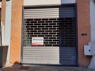 Negozio in Affitto a Ceprano, 450€, 60 m²