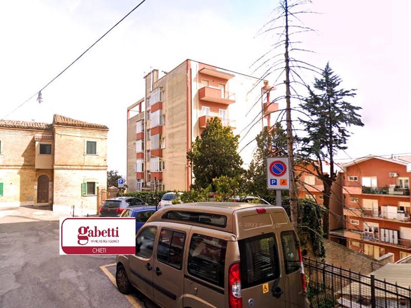 Appartamento in Vendita a Chieti, 79'000€, 153 m², arredato
