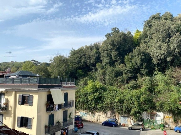 Quadrilocale in Vendita a Napoli, 160'000€, 90 m²