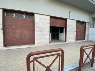 Immobile commerciale in Affitto a Villaricca, 1'000&euro;, 100 m²