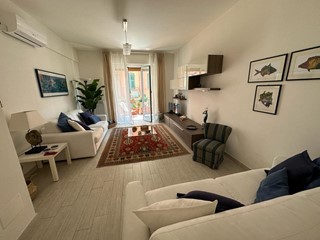 Bilocale in Affitto a Sestri Levante, zona centro, 1'000&euro;, 70 m², arredato