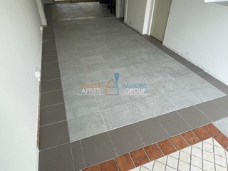 Immobile commerciale in Affitto a Massa, zona Marina Di Massa, 650€, 80 m²