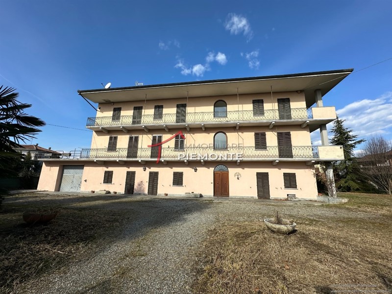 Casa Indipendente in Vendita a Boca, 348'000€, 520 m², con Box