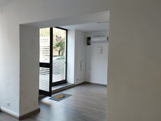 Immobile commerciale in Affitto a Palermo, zona Tribunale Marconi, 700€, 80 m²