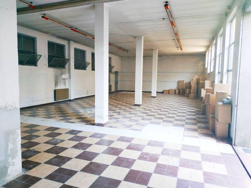 Immobile commerciale in Vendita a Collegno, 73'000€, 181 m²